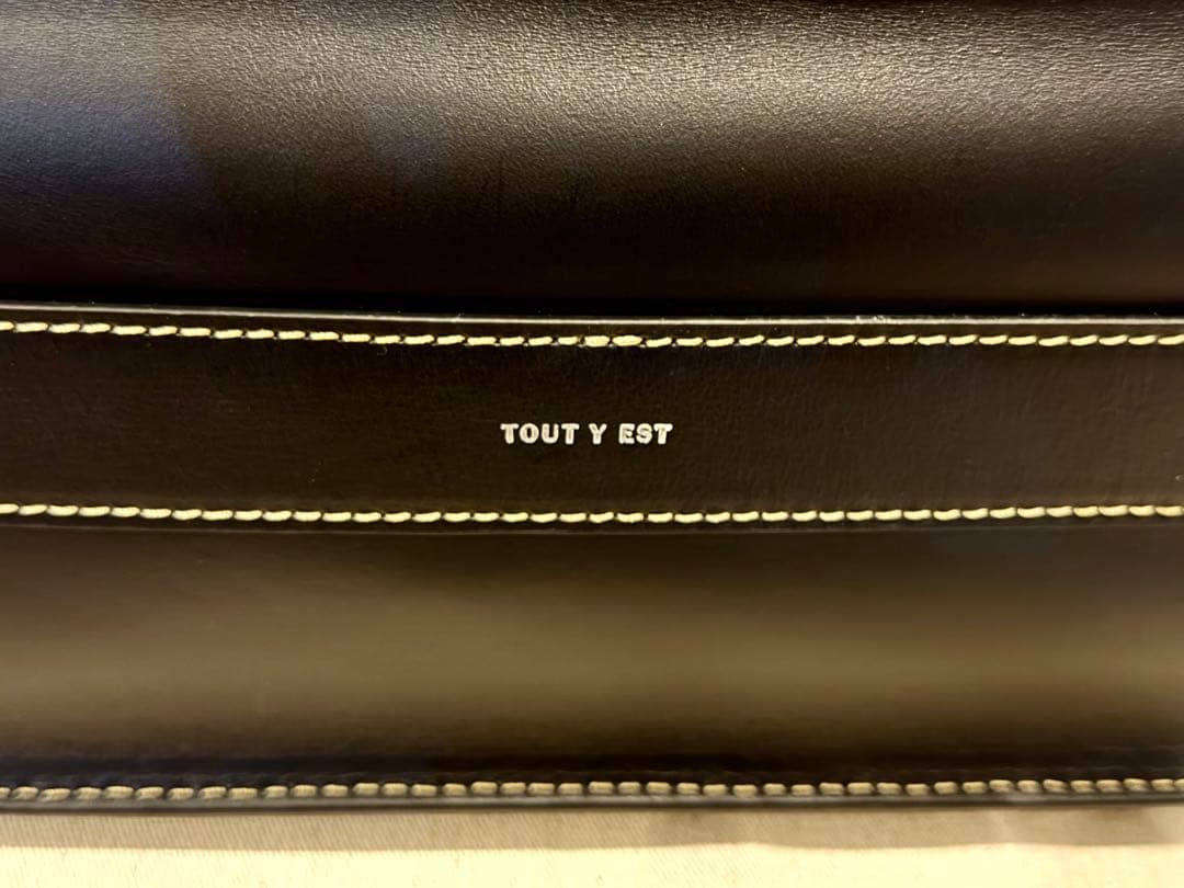 TOUT Y ESTトゥティエ SAC POULIE BLACK美品