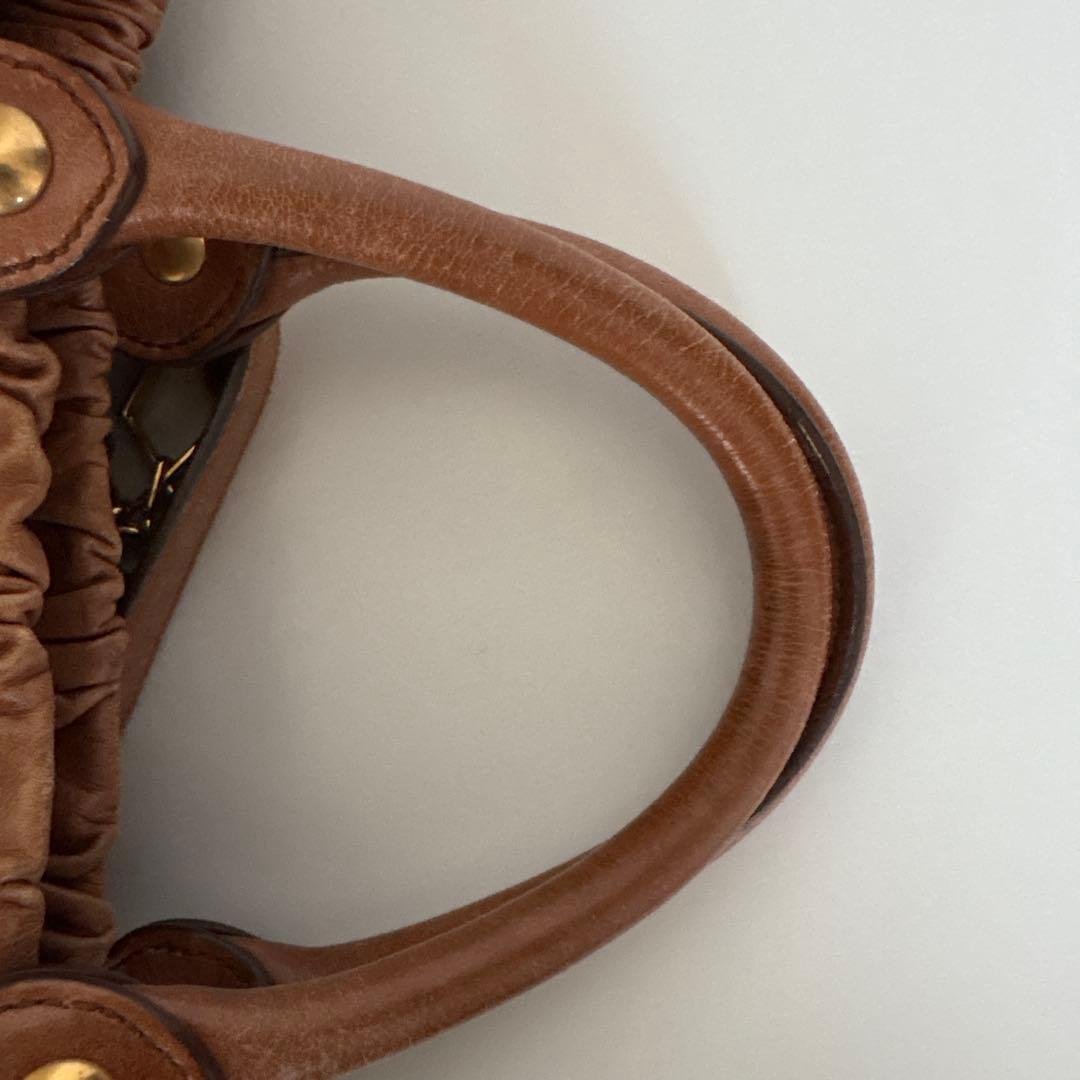 miumiu ハンドバッグ