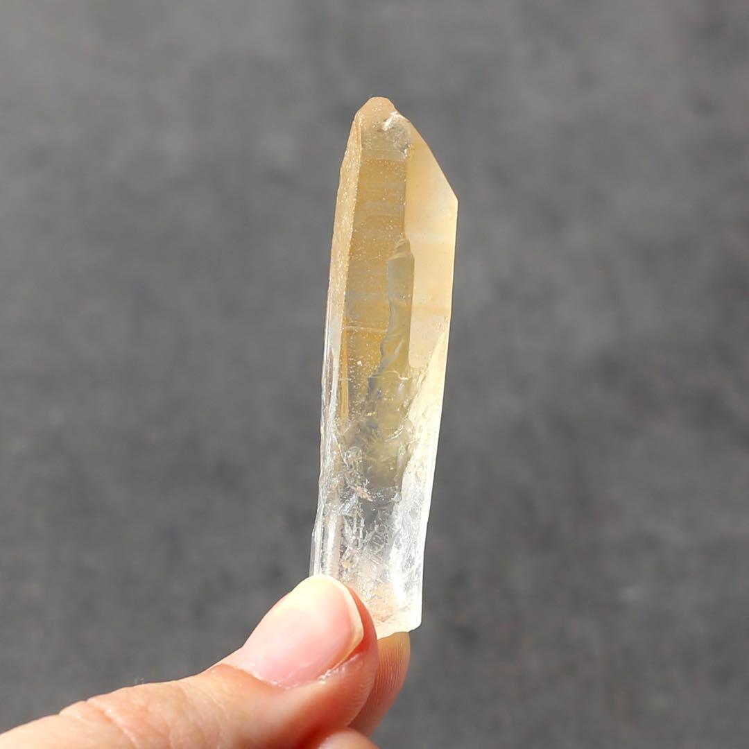 ゴールデンヒーラー クォーツ 原石 水晶 鉱物 希少石 天然石