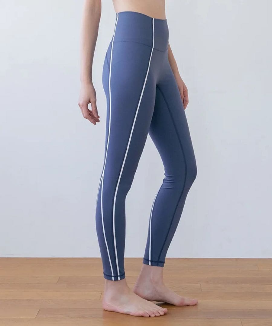 【SUKALA】カラーラインレギンス　ネイビー　LAVA