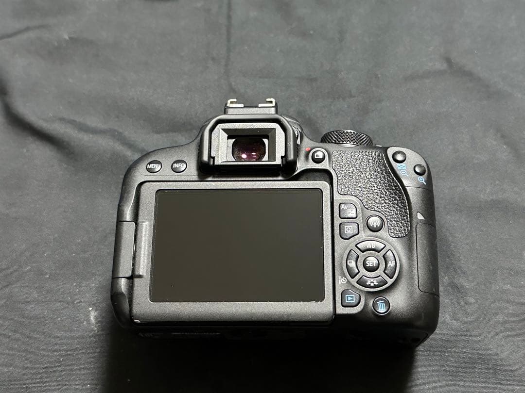 Canon EOS Kiss X9iダブルズームレンズセットでございます♪