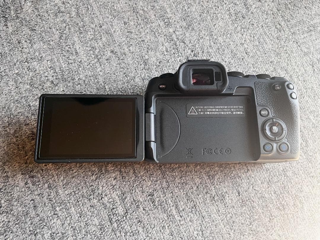 Canon EOS R8 ミラーレス一眼 本体