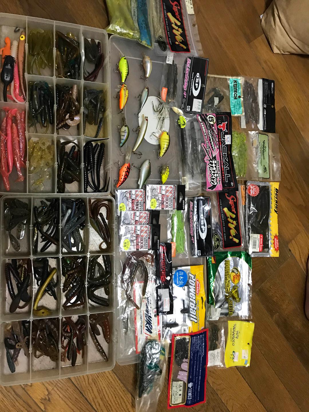 ワーム、ルアー、針、まとめ売り！