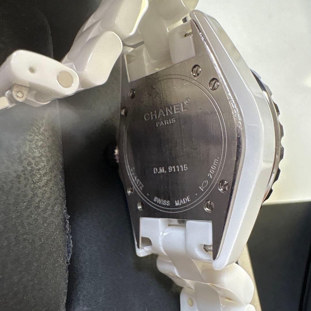 シャネルJ12 33mm 白セラミック　レディース（正規品）