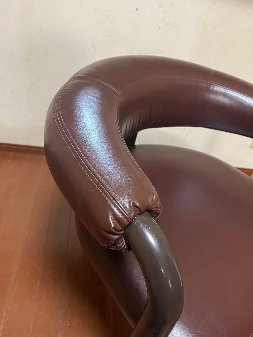 【すし　MOBILIA】　モビリア　革シングルソファ　日本創業①