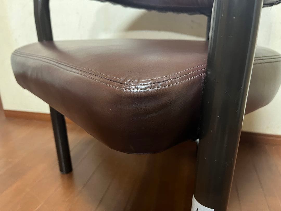 【すし　MOBILIA】　モビリア　革シングルソファ　日本創業①