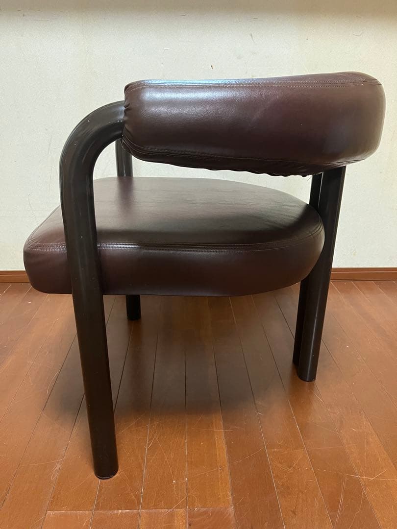 【すし　MOBILIA】　モビリア　革シングルソファ　日本創業①