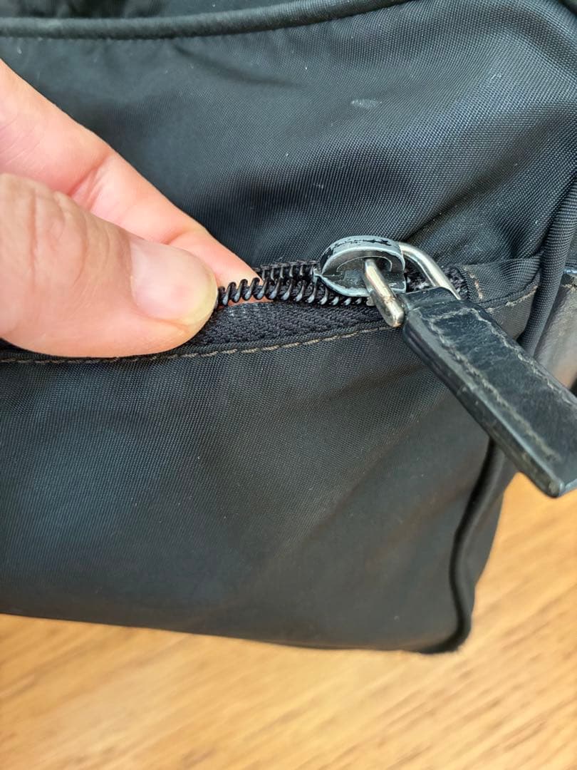 PRADA ブラック ショルダーバッグ　ジャンク