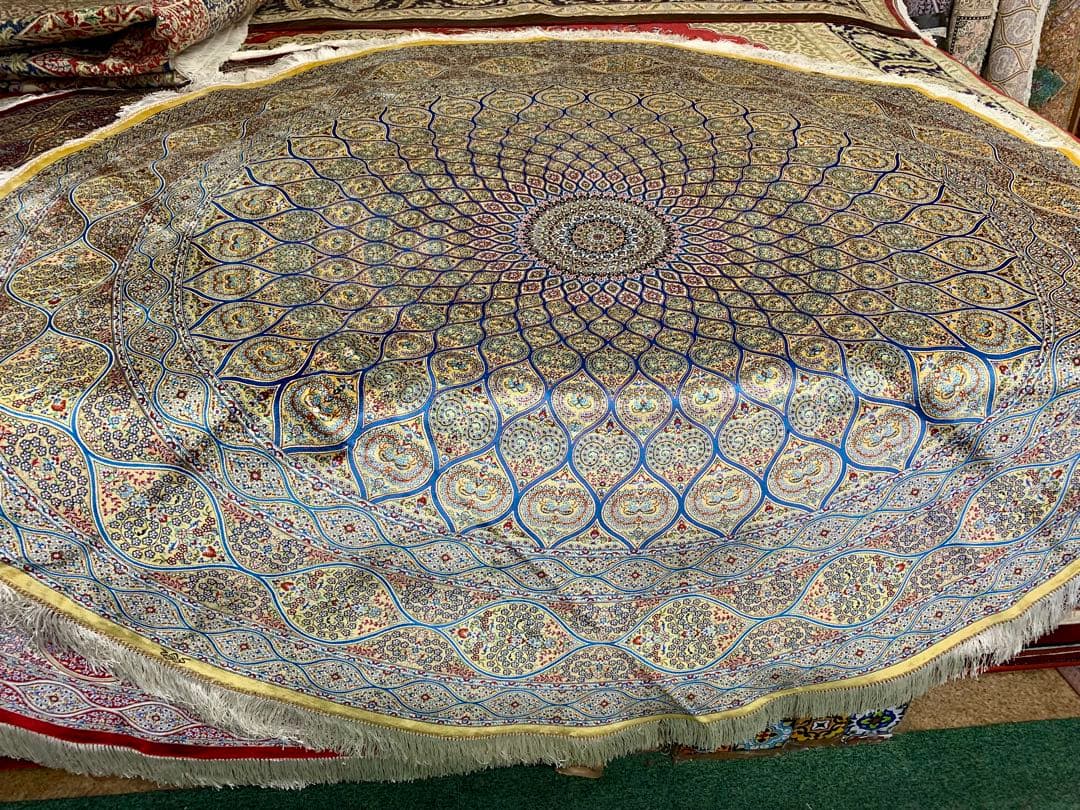 ペルシャ、イラン、シルクラウンドラグ/サイズ：204cm…. .77n。