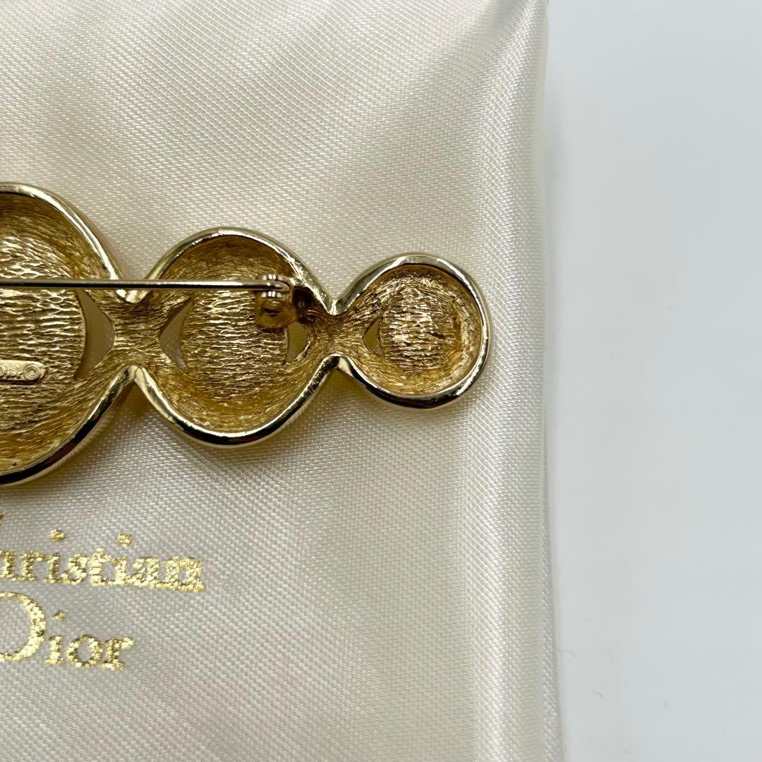 クリスチャンディオール　パールモチーフ　ブローチ　ゴールド