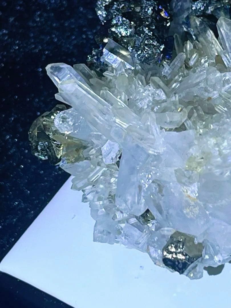 レインボーパイライト　パイライト　水晶　水晶共生　希少　天然石　原石　黄鉄鉱