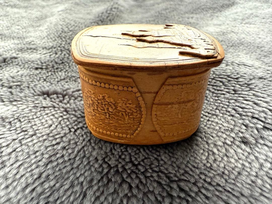 ヴィンテージ　北欧雑貨　【ベレスタ】　ロシア　白樺　小物入れ　ボックス