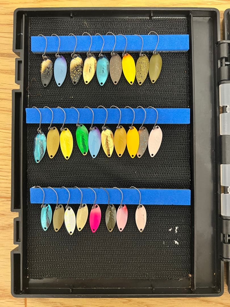 引退【まとめ売り】スプーン・メタル系　全部で218枚　管釣り　ケースとおまけ付き