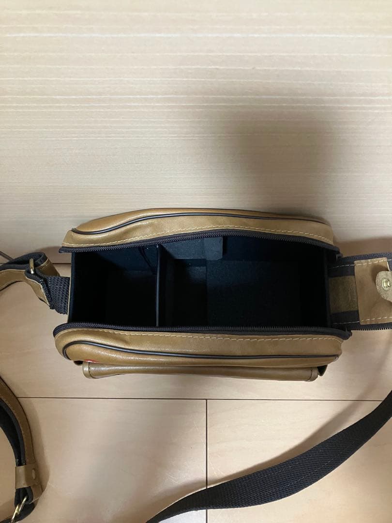 最終値下げ　美品　ライカ　Leica　カメラ　ショルダーバッグ　ベージュ　革製品