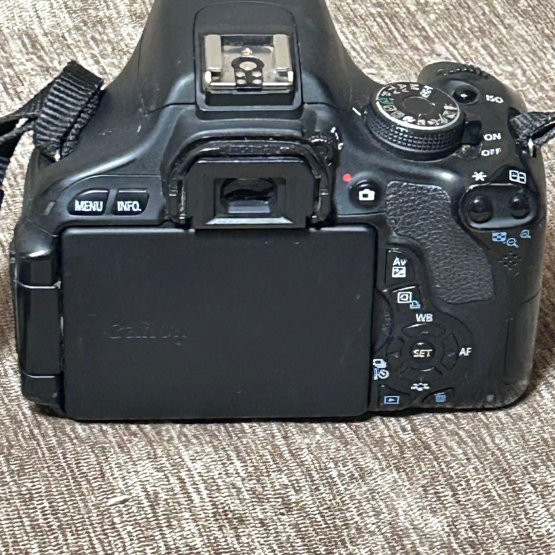 稼働品　Canon EOS kiss X5 レンズキット　充電器・電池　付属