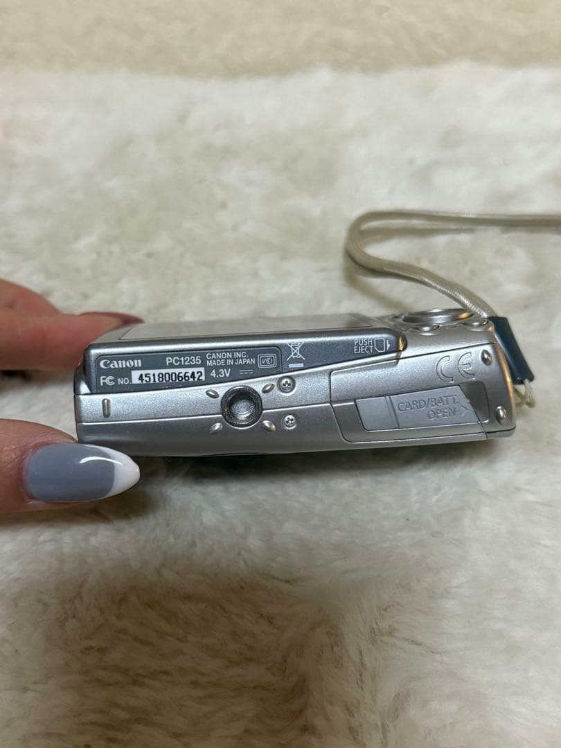 Canon IXY DIGITAL 810 IS シルバー