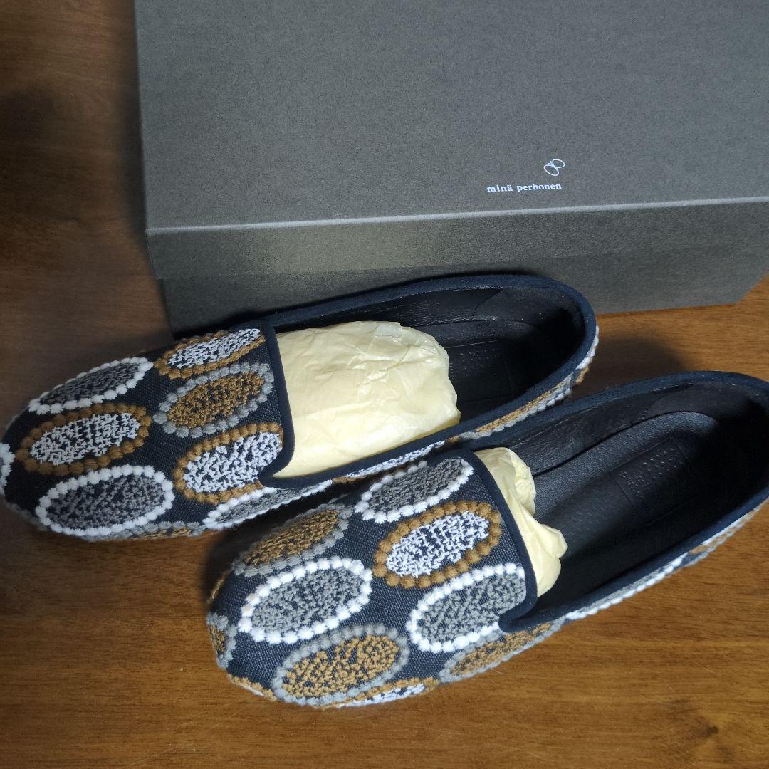 ミナペルホネン tarte シューズ　23cm