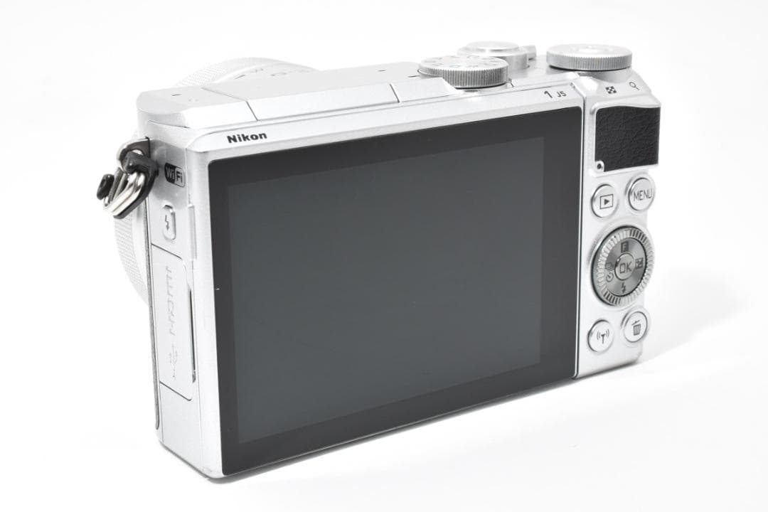 ■美品■Nikon ニコン 1 J5 電動ズームキット