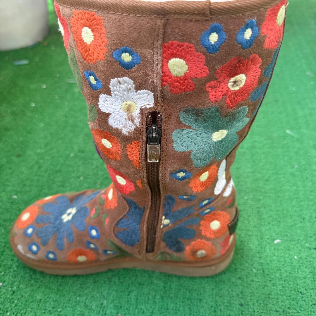 UGGブーツ刺繍花柄