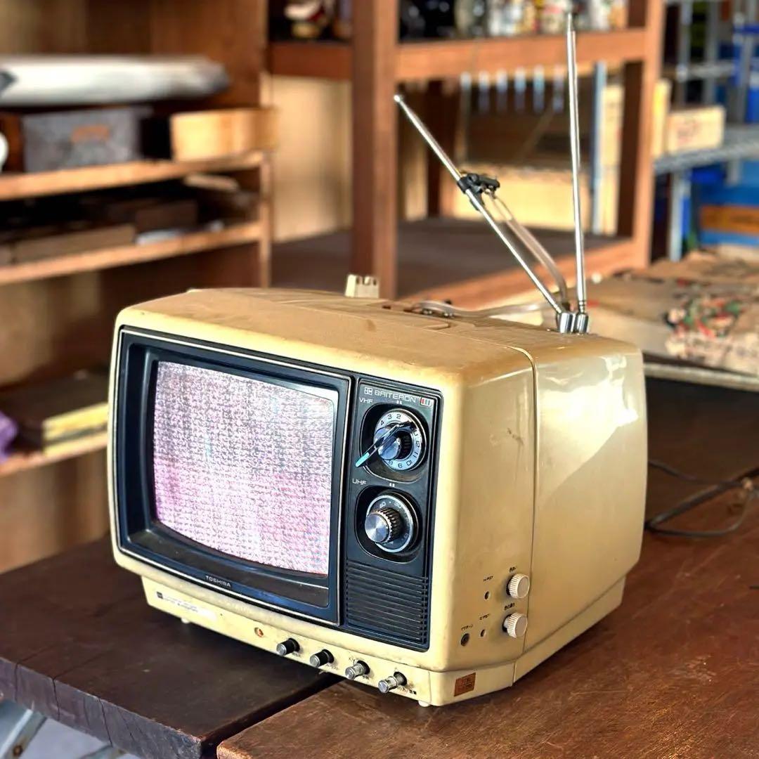 東芝 レトロカラーテレビ 10P102 ブラウン管 昭和　10インチ