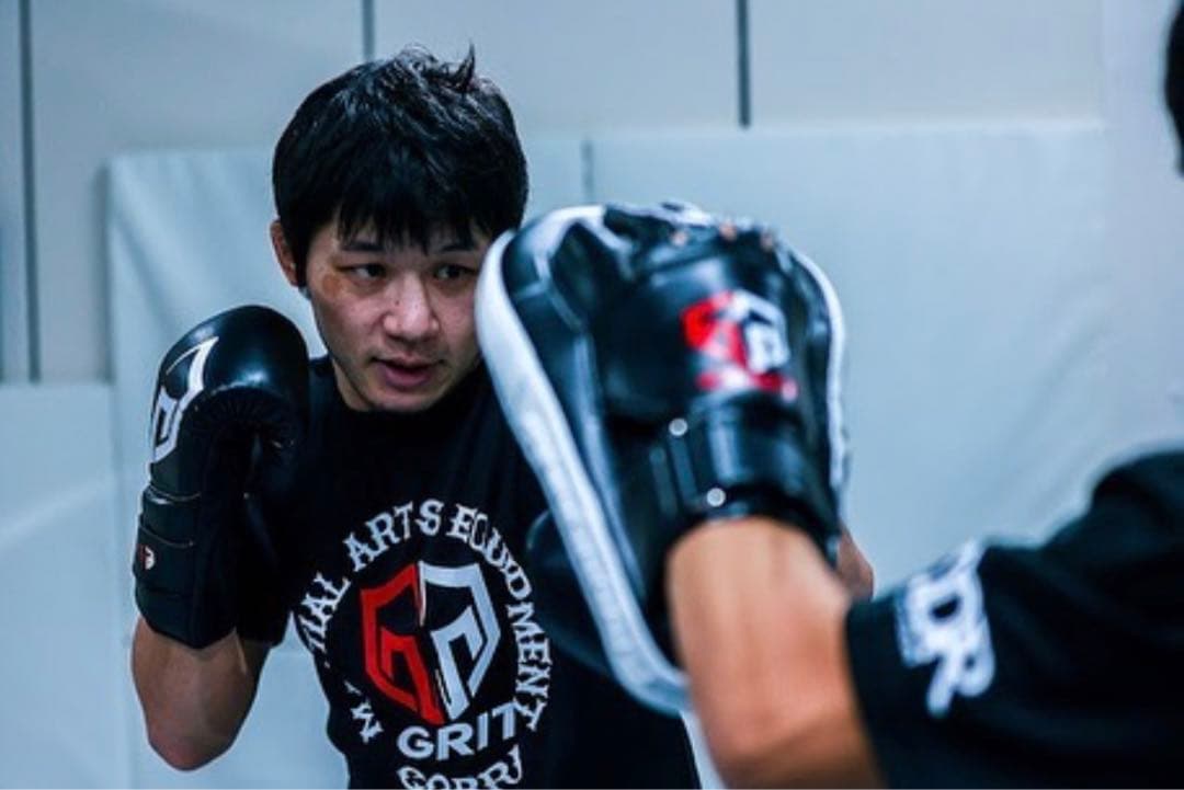 GRIT 本革　ブラック パンチングミット 新品