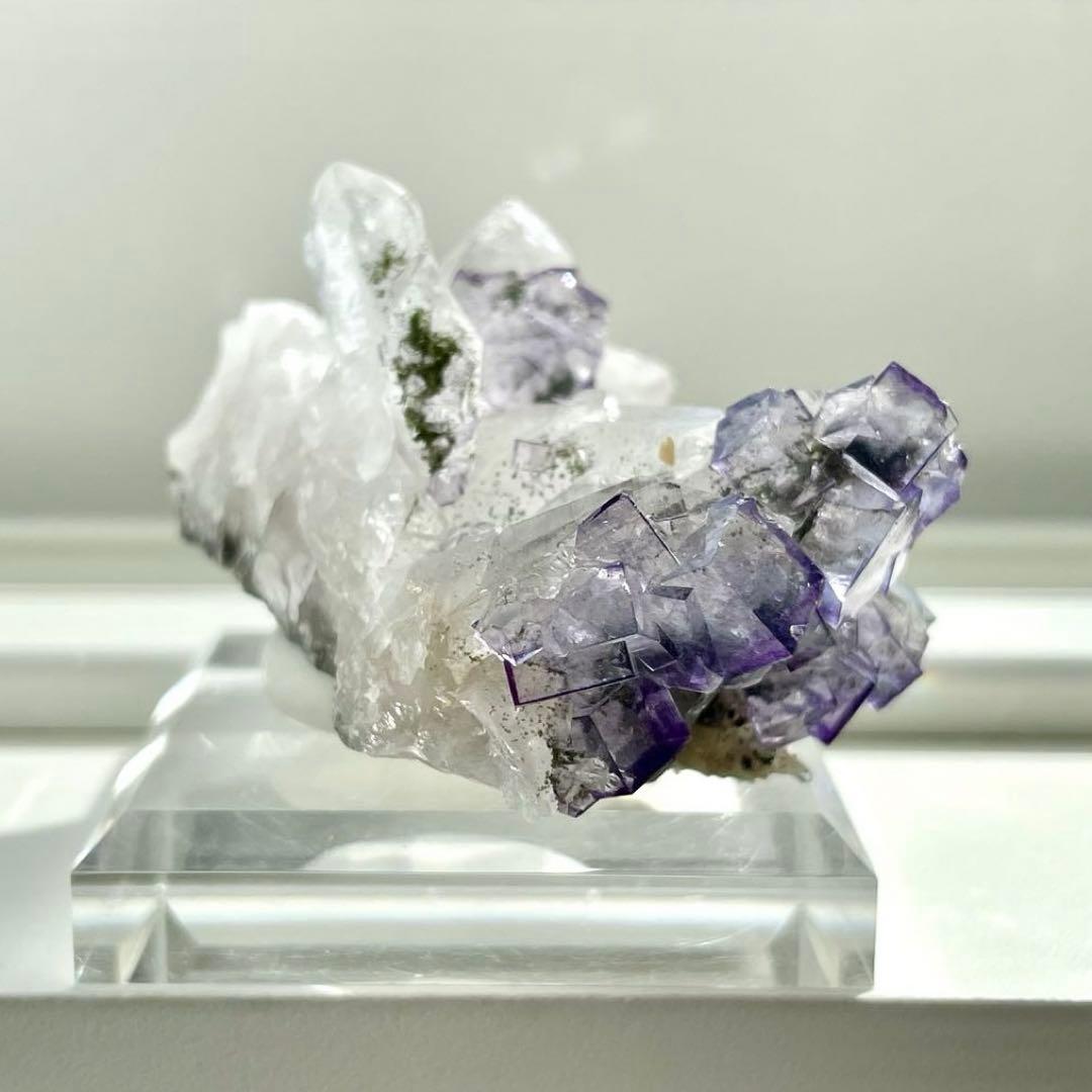 ヤオガンシャン産 フローライト/水晶 鉱物標本