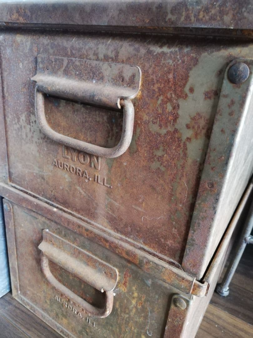 1個【LYON AURORA社】鉄の錆び錆びメタルスタッキングストッカー