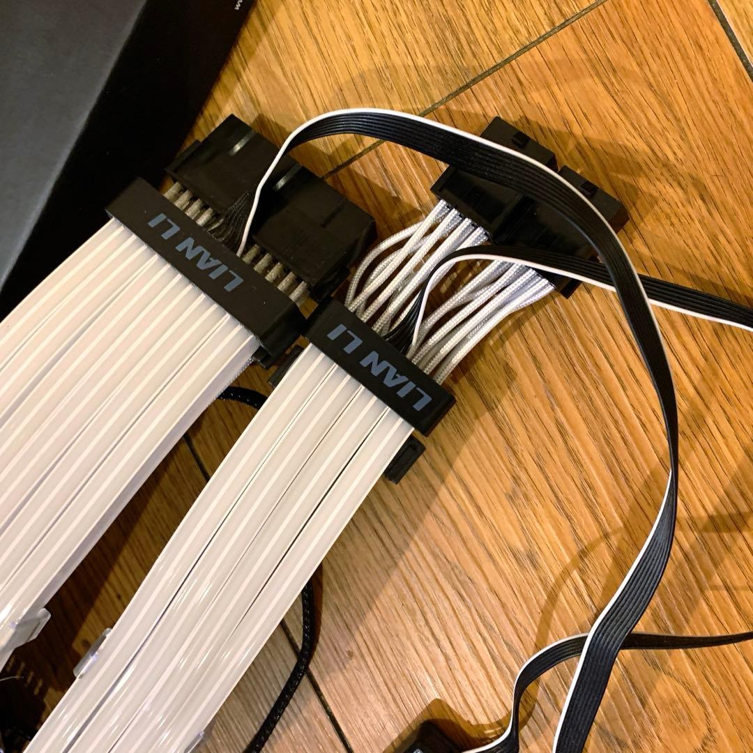 値下 Lian Li STRIMER PLUS 24pinと8pinセット