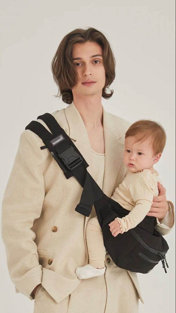 【美品】グスケット365抱っこ紐Plus（抱っこ紐+バッグ）ブラック