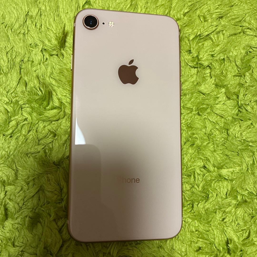 iPhone 8 ゴールド docomo版