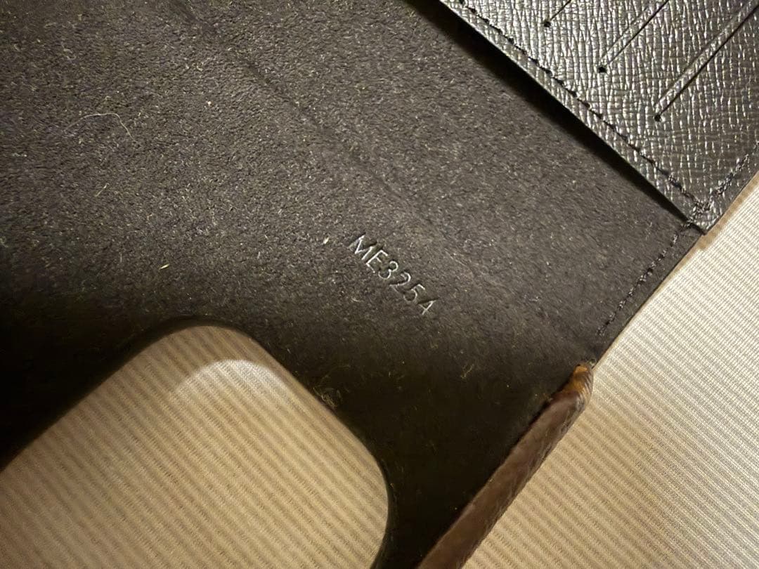 お値下げしました！Louis Vuitton iPhone16pro手帳型ケース