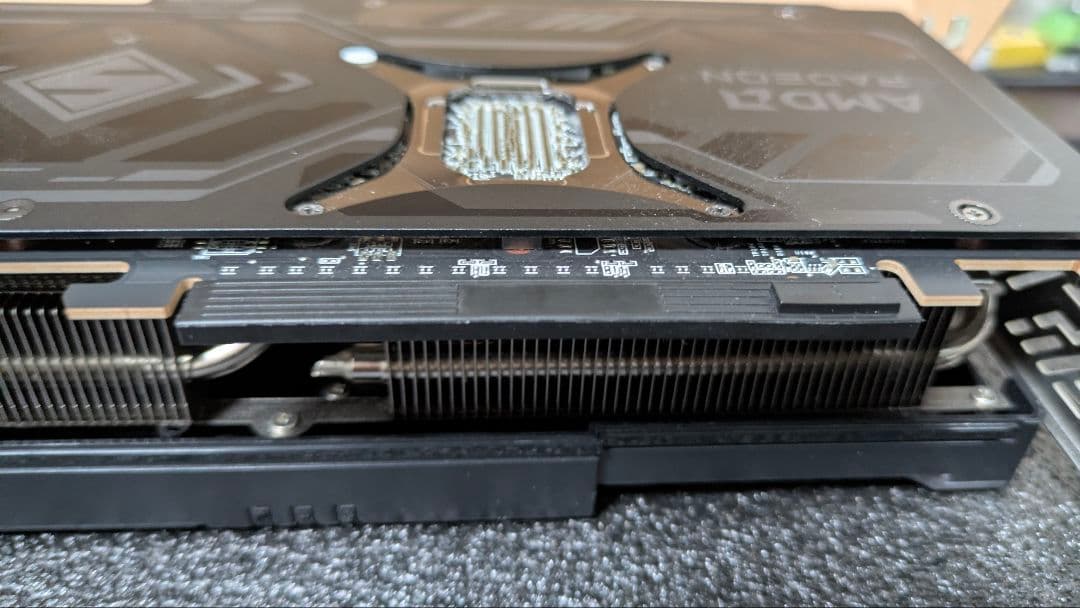 ASRock RX 9700 XT グラフィックボード 16GB 【美品】