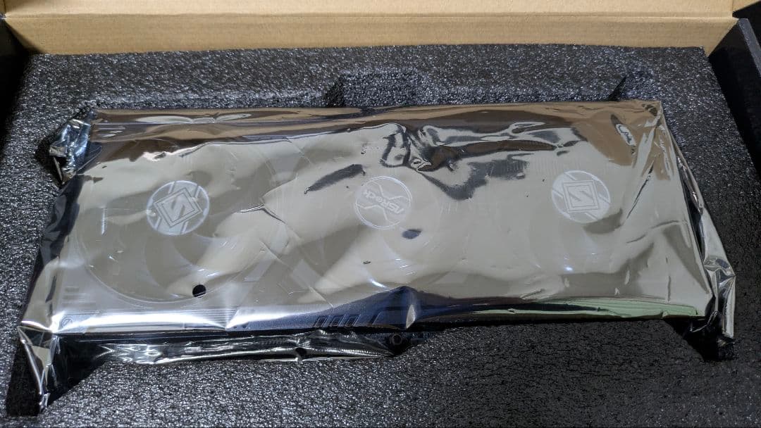 ASRock RX 9700 XT グラフィックボード 16GB 【美品】