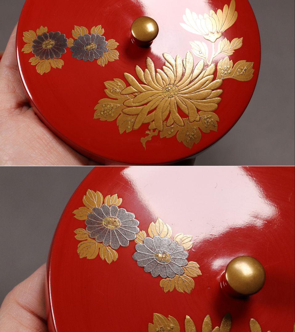 M674/ 時代木製漆器 菊に波金銀蒔絵朱塗茶台一対 伊万里赤絵茶器付 金銀切金