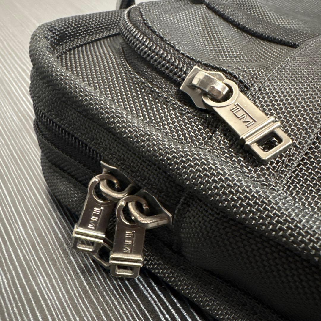 【未使用に近い】TUMI ビジネスバッグ パソコンケース ブラック トゥミ