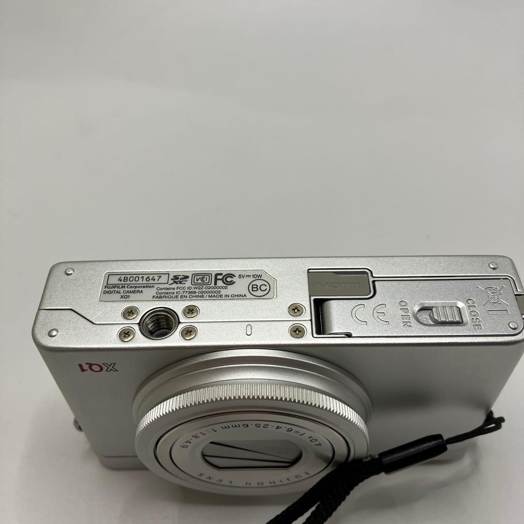 【返品保証・動作確認済】FUJIFILM XQ1 コンパクトデジタルカメラ