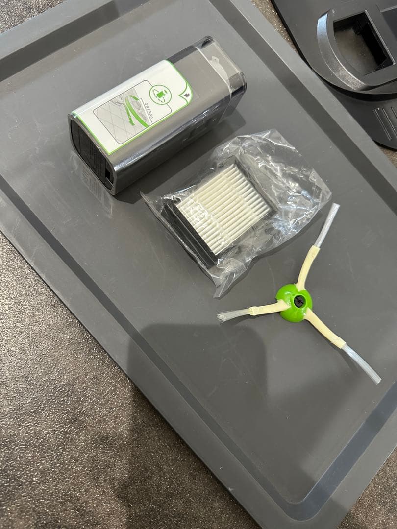 お掃除ロボット　ルンバi7 本体➕ダストクリーナー　ブラック　【美品】