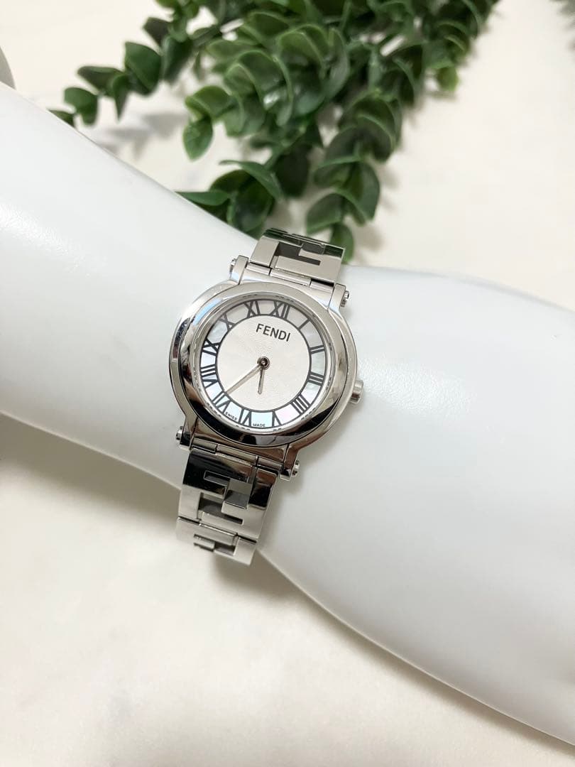 FENDI✨フェンディ　腕時計　時計　シェル