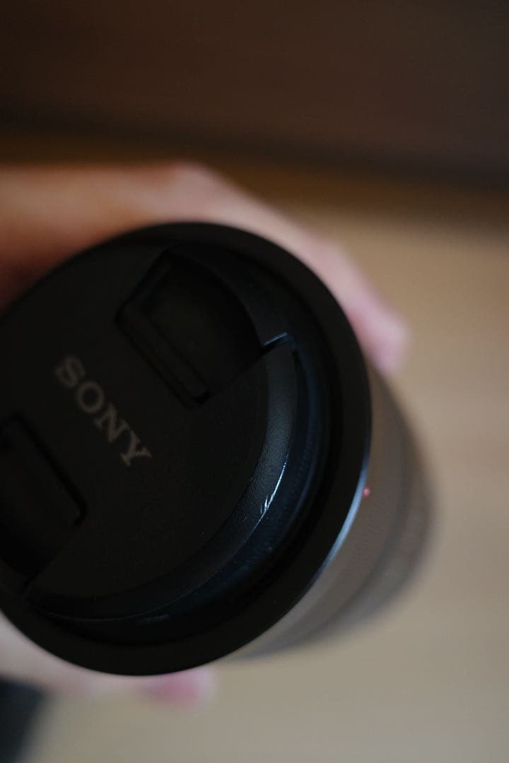 sony Sonnar T* FE 55mmF1.8SEL55F18Zカバー付き