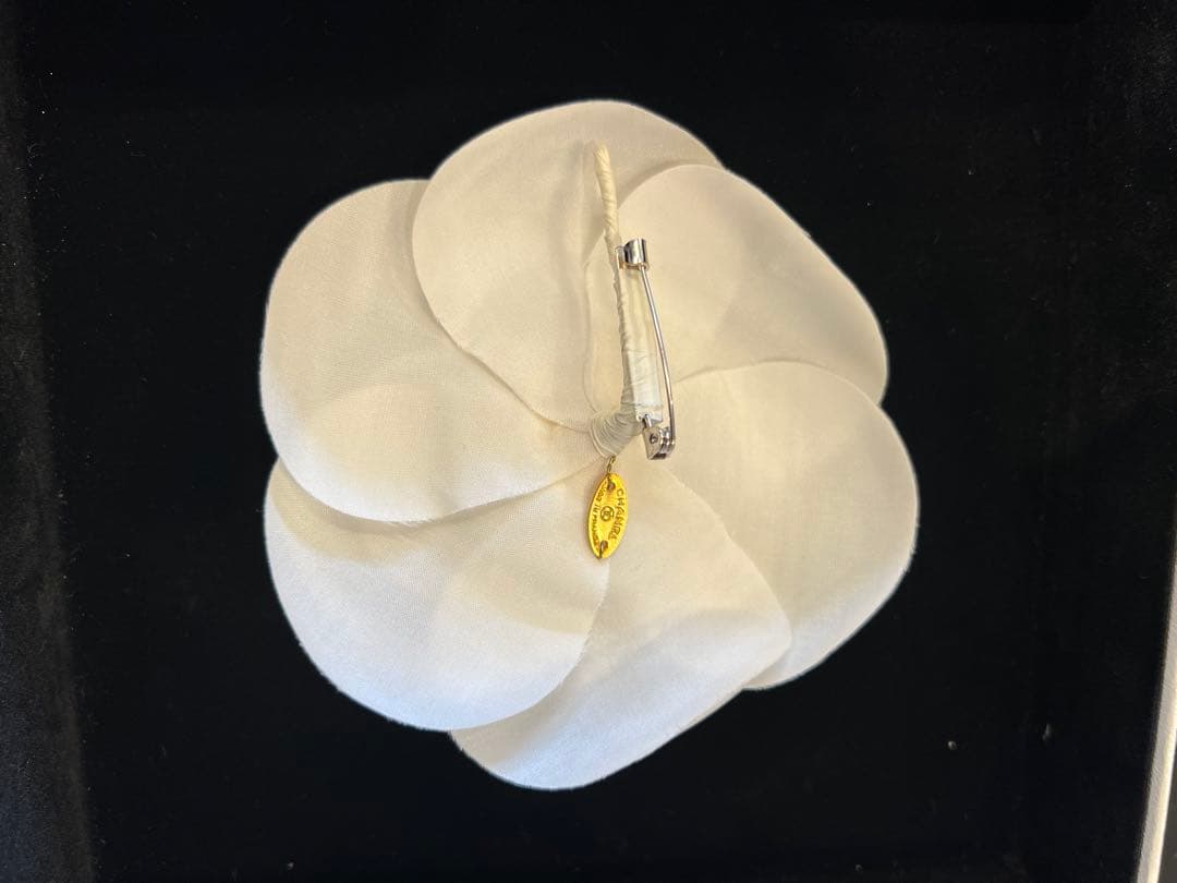 シャネル　CHANEL カメリア　ブローチ　コサージュ　ホワイト