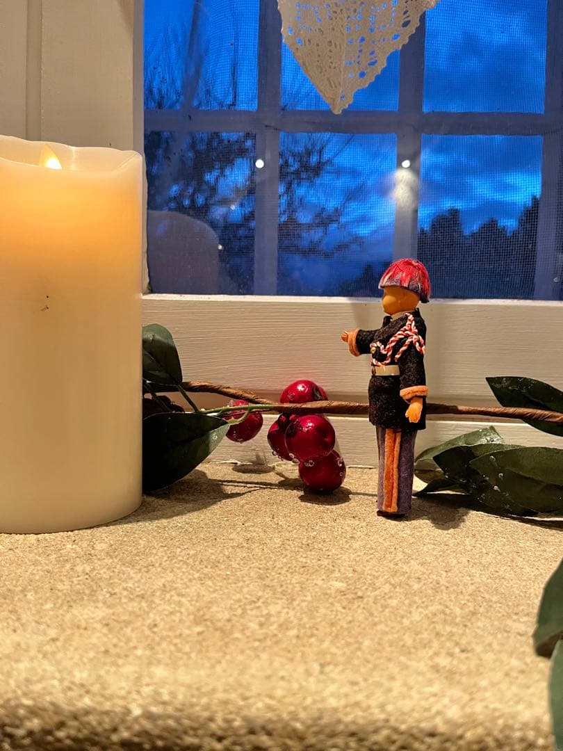 ◆フランスアンティーク｜超希少モナコ兵隊ミニドールDセルロイド民族衣装男制服軍隊