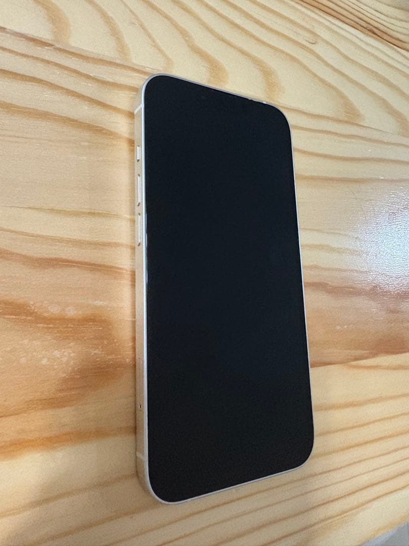 Apple iPhone 13 スターライト 本体 256G SIMフリー