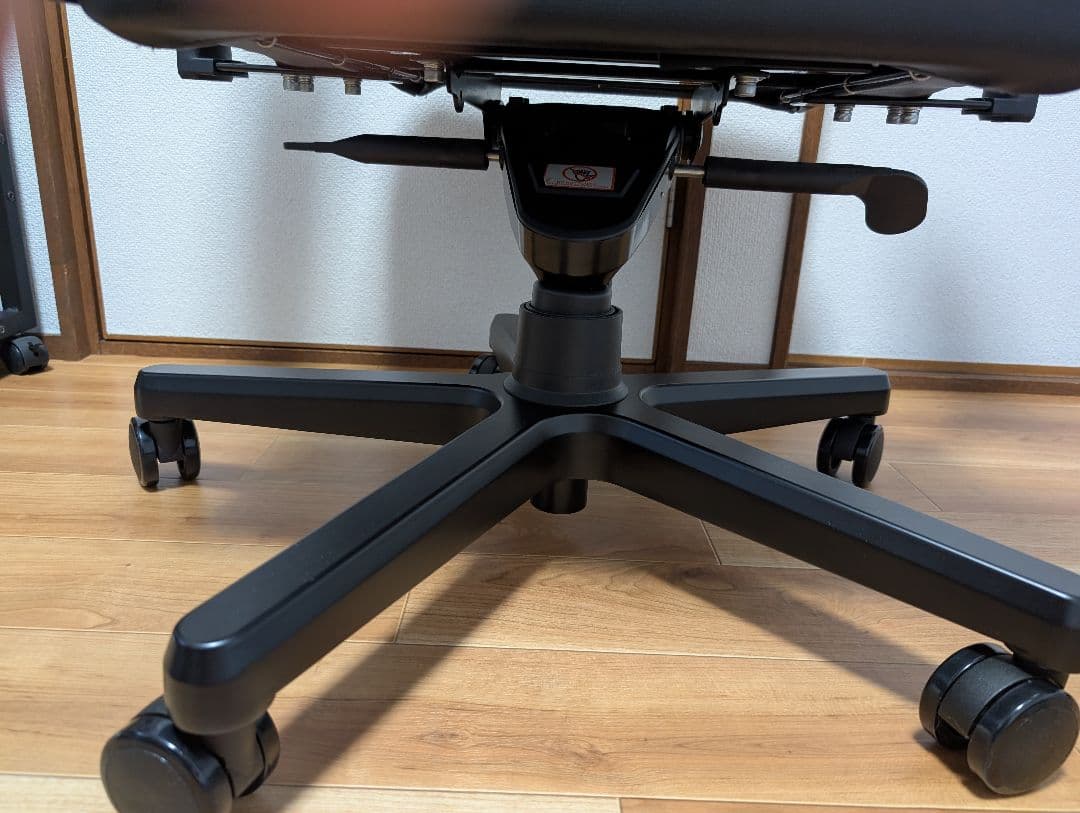 【今週限定値下げ！美品】noblechairs HERO ＋座布団＆肘サポ付き