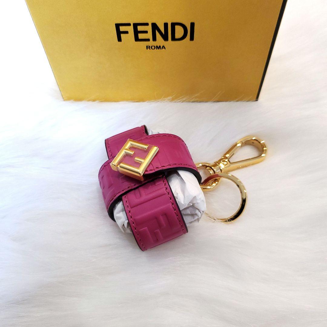正規店購入☆新品☆FENDI AirPods Proケース　キーホルダー