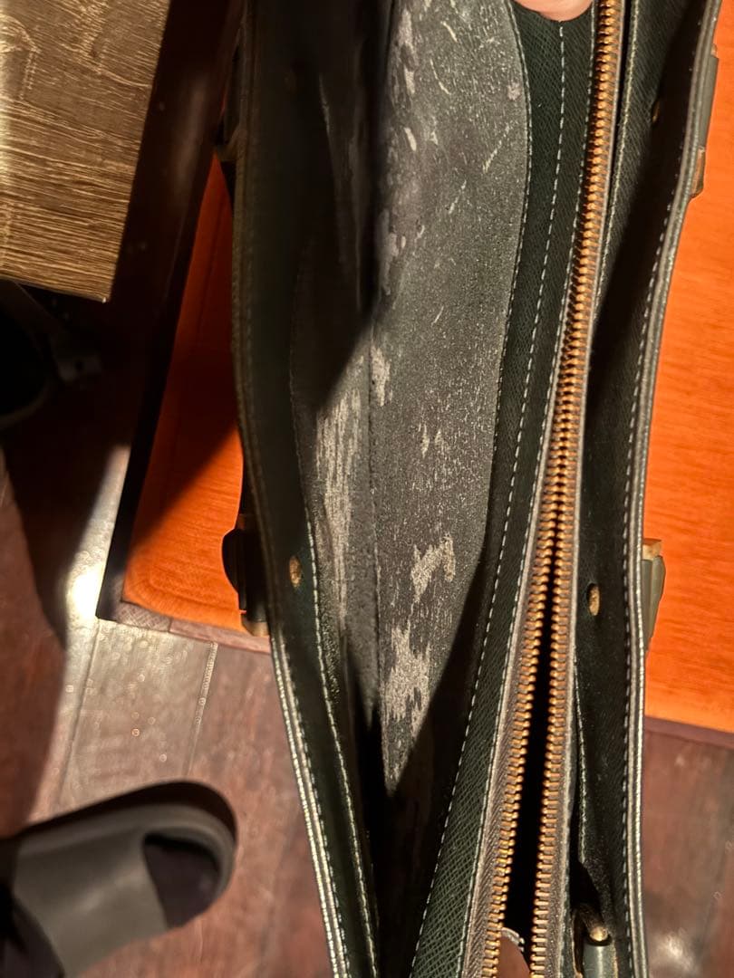 ルイヴィトン タイガ ロザン ビジネスバッグ グリーン