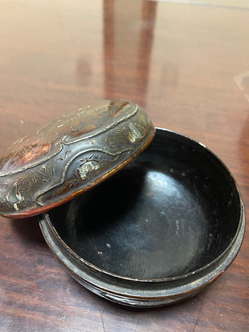 中国　蒔絵　漆　螺鈿　香合