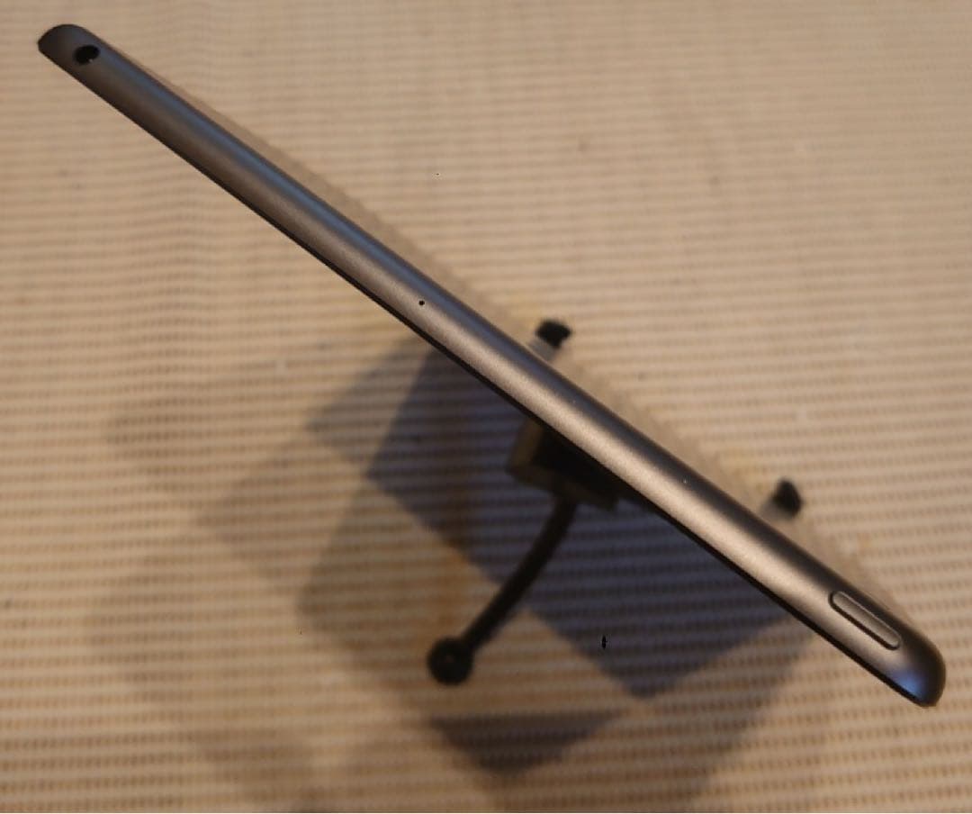 完動品iPad第8世代(A2270)本体32GBグレイ送料込NQ1GC