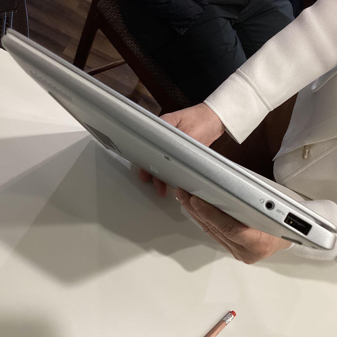 DELL Core i5 ノートPC シルバー(軽量1kg未満)