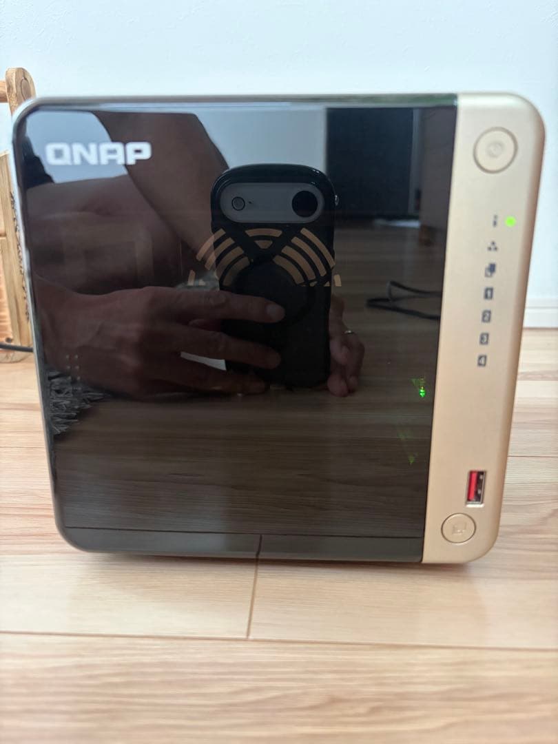 外付けハードディスク・ドライブ QNAP TS-464 NAS 8GB
