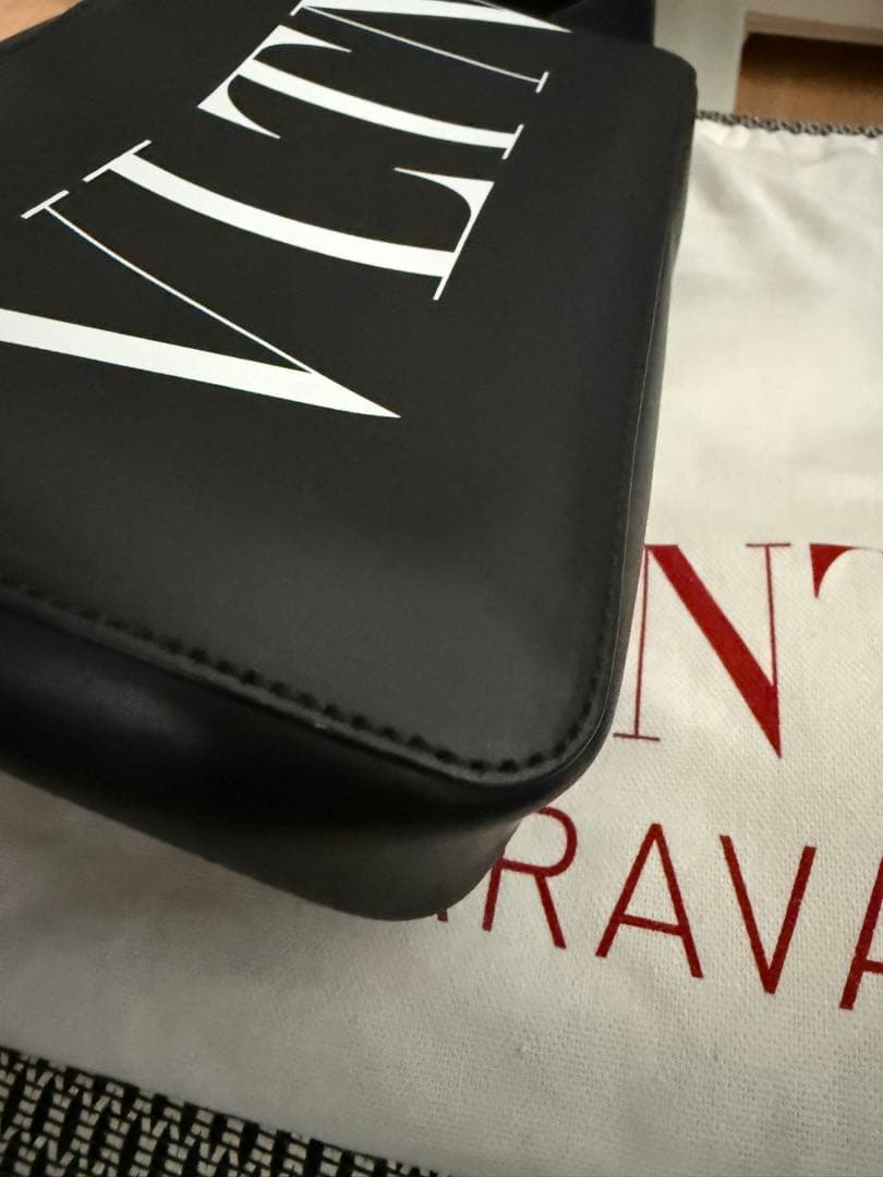 VALENTINO VLTNショルダーバッグ クロスボディ